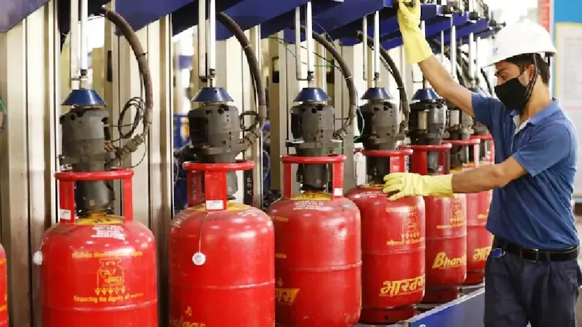 LPG गैस का सिलेंडर महंगा- India TV Paisa