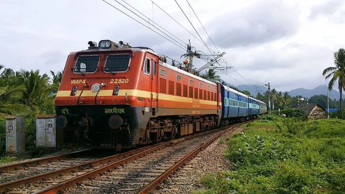 ट्रेन - India TV Hindi