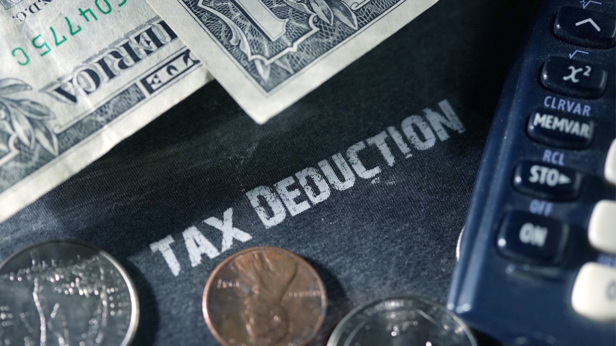 What is the standard deduction know it's benefits for taxpayers । जानिए स्टैंडर्ड डिडक्शन से टैक्सपेयर्स कैसे उठा सकते हैं लाभ - India TV Hindi
