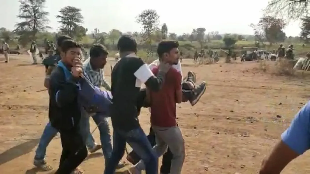 बुरहानपुर पर पुलिस पर हमला- India TV Hindi