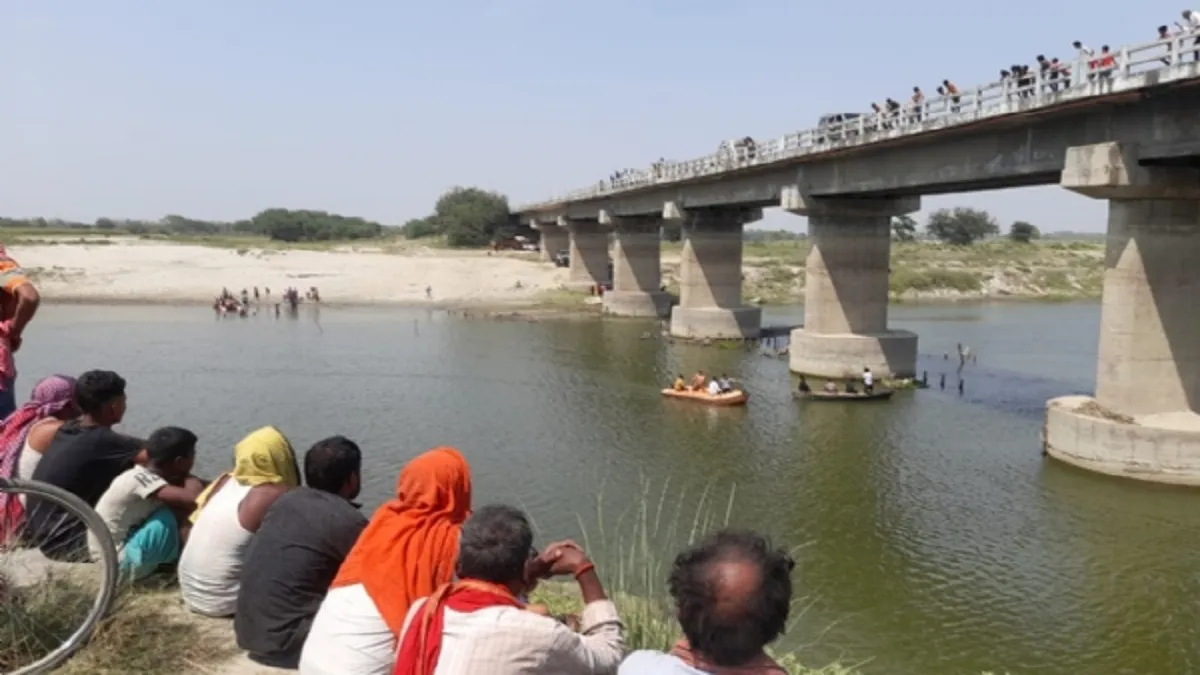 बेगूसराय में नदी से...- India TV Hindi