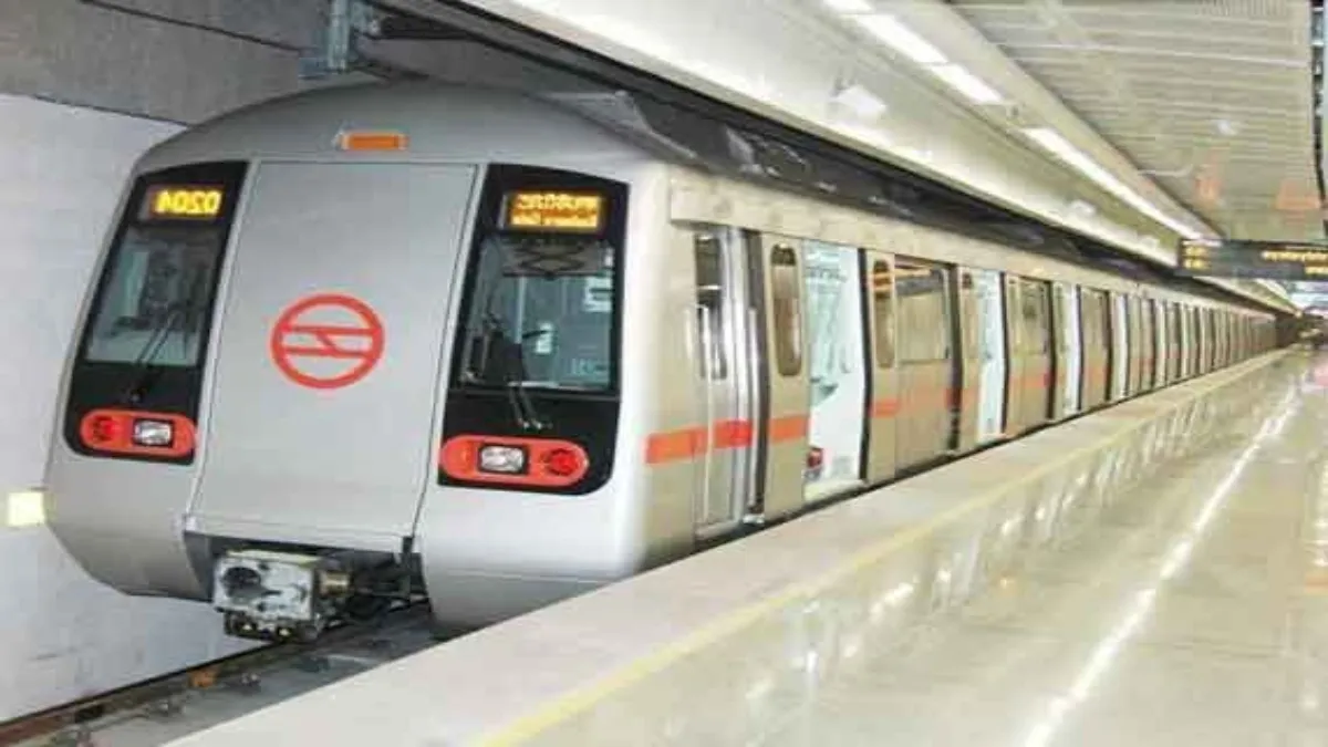 delhi metro viral video- India TV Hindi