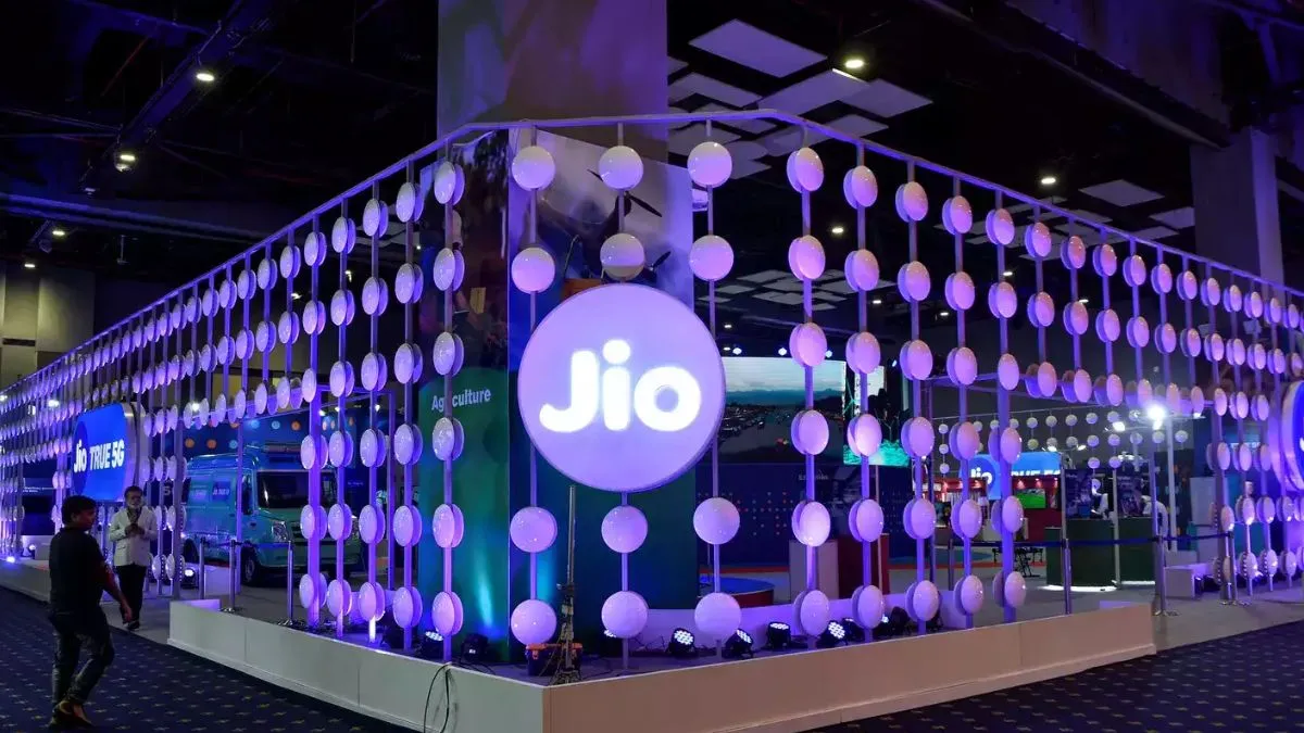 Jio, Jio make History, Jio Create Record,  Jio Data usage, jio users in india, Jio users 10 billion - India TV Hindi