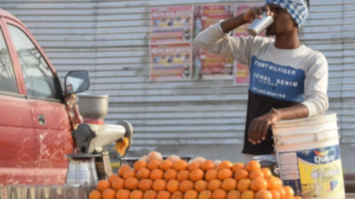 Policemen Vegetable Seller, Policemen Auto Driver, Snatcher Abbas Amzad Irani- India TV Hindi
