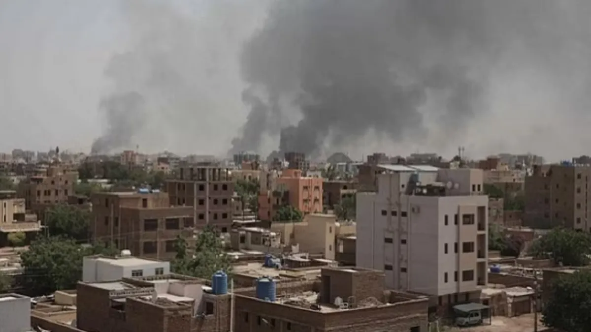 हिंसा की आग में झुलस रहा सूडान, 24 घंटे भी नहीं रह पाया युद्घविराम, कई भारतीयों के फंसे होने की खबर- India TV Hindi