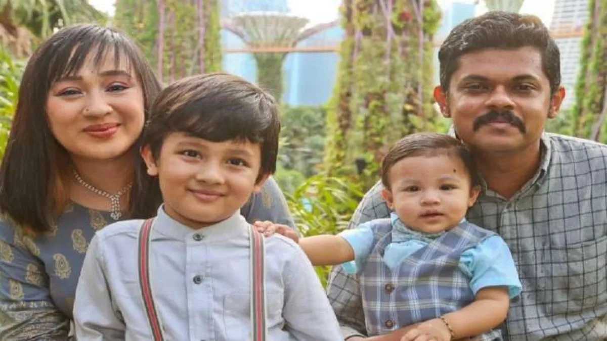  जहांबर (दाएं) पत्नी फराह अपने बच्चों के साथ    - India TV Hindi