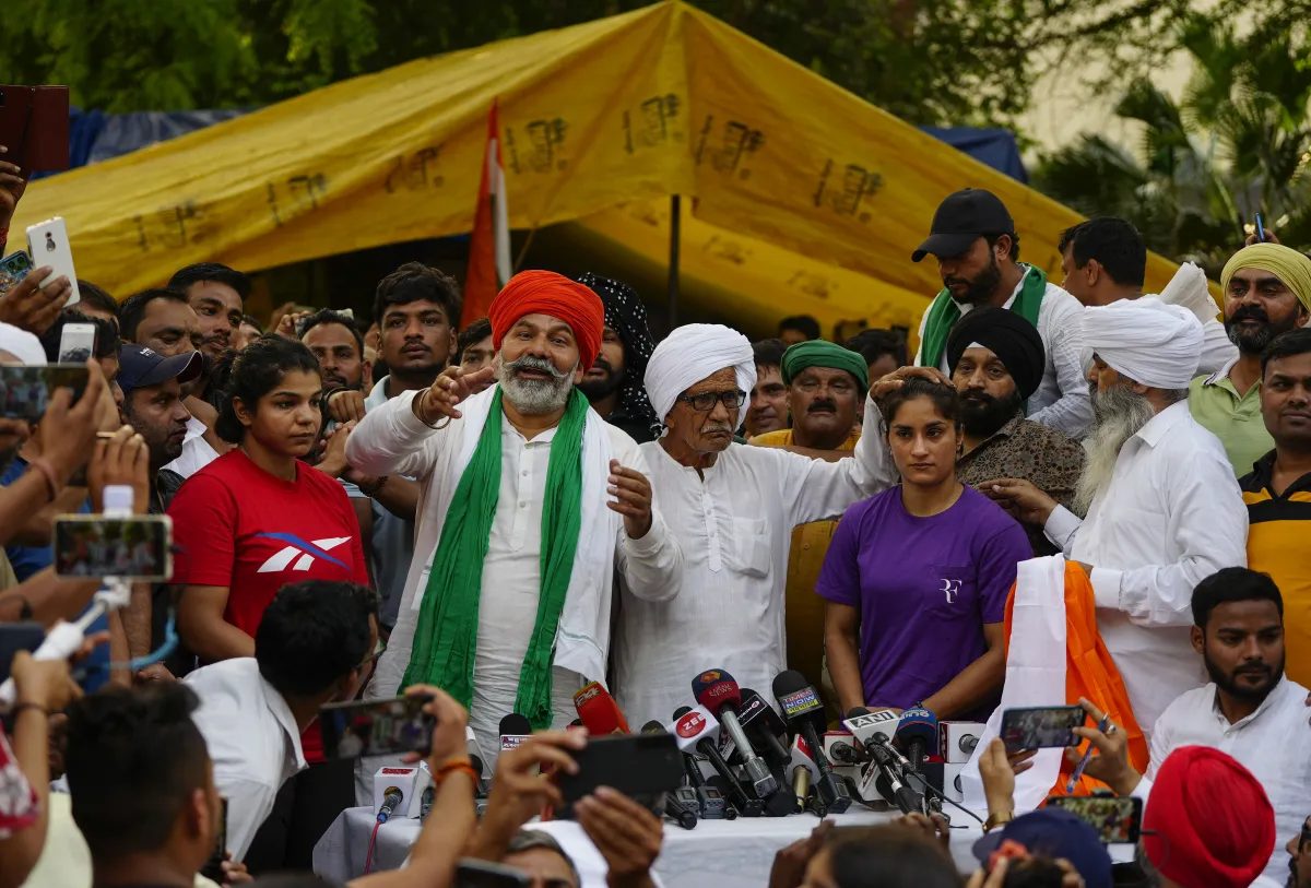 Wrestlers Protest At Jantar Mantar Rakesh Tikait gave an ultimatum to the Central government- India TV Hindi