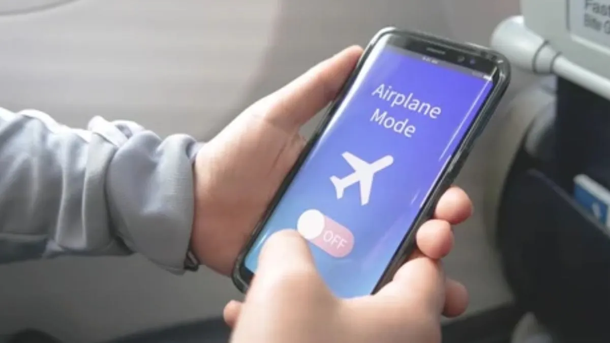 airplane mode, smartphone, flight, Benefits of airplane mode, Using airplane mode for battery life- India TV Hindi