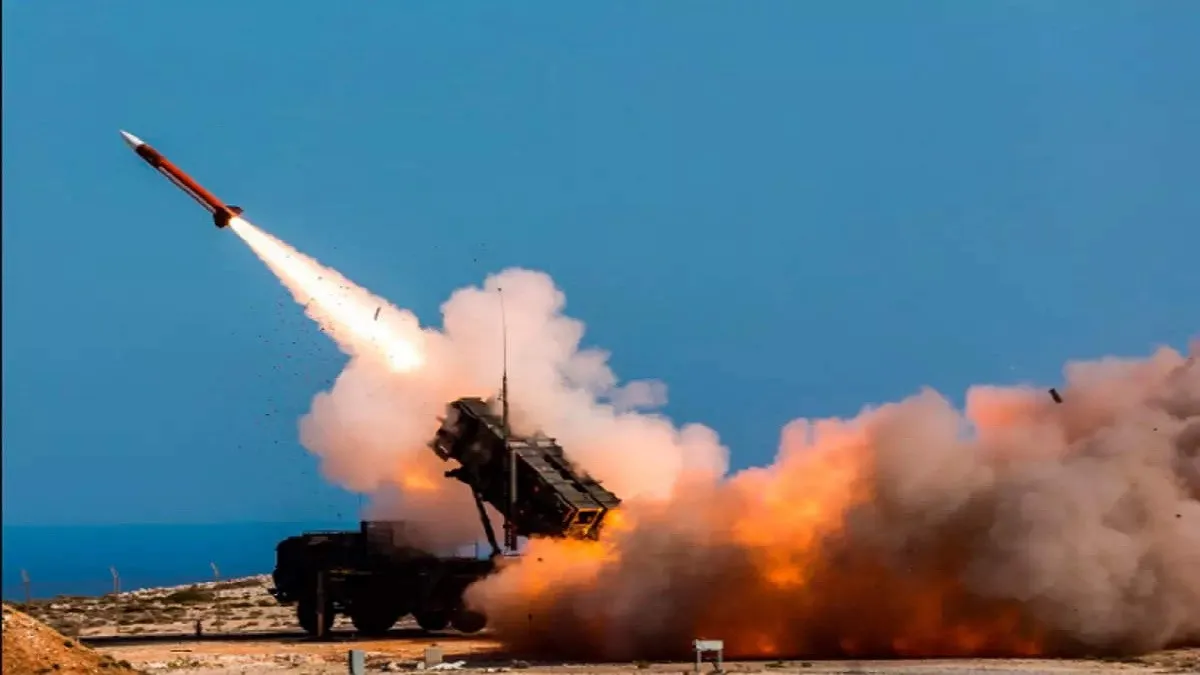 रूस पर क्यों भारी पड़ने लगा यूक्रेन! क्या है वजह, ताकतवर रूसी मिसाइल ‘किंझल‘ को किया ढेर- India TV Hindi