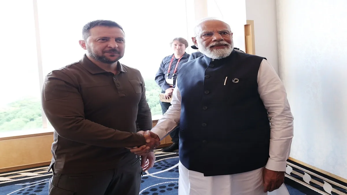 जंग के बाद पहली बार मिले पीएम मोदी और यूक्रेन के राष्ट्रपति जेलेंस्की- India TV Hindi