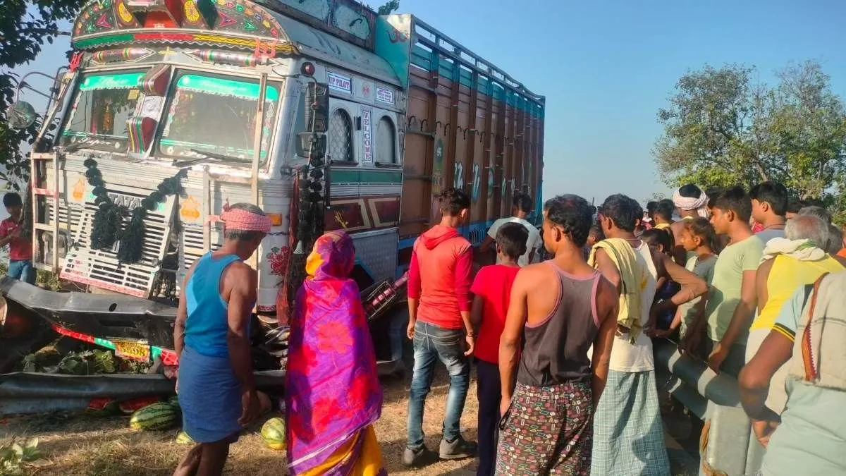 मुजफ्फरपुर जिले के सरैया थाना क्षेत्र में ट्रक ने भीड़ को कुचला- India TV Hindi