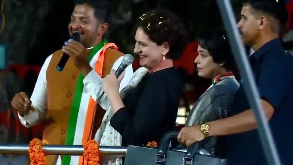 प्रियंका गांधी ने कल बेंगलुरु के होसकोटे में रोड शो किया- India TV Hindi