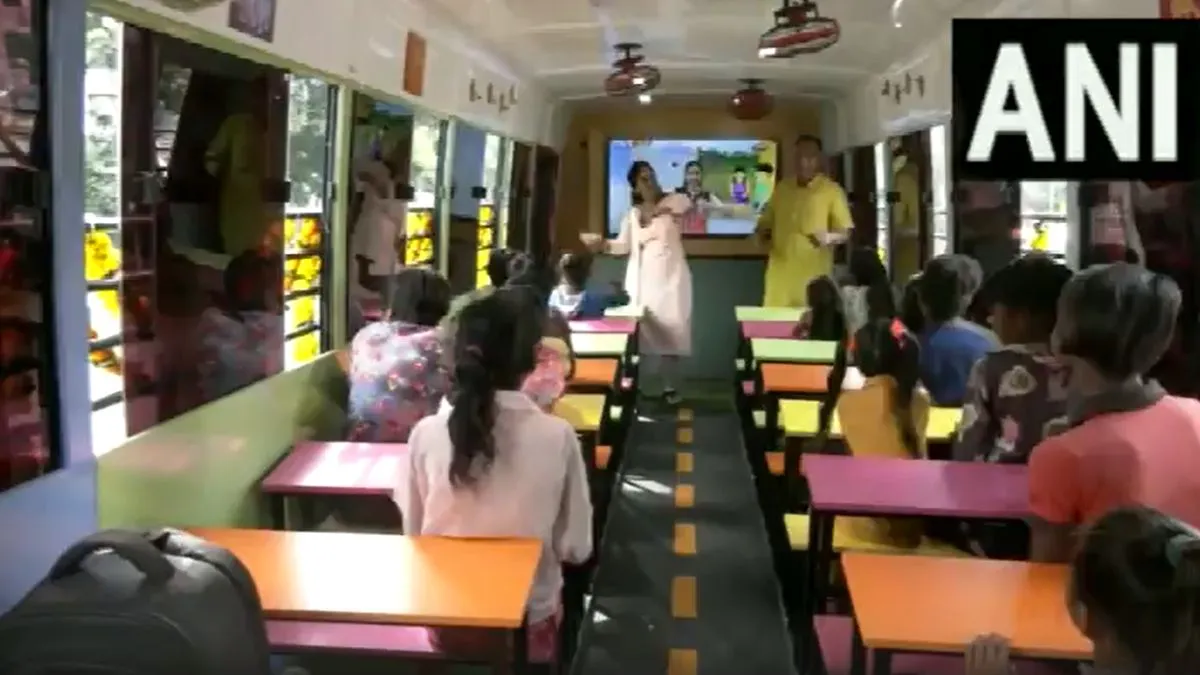 Gujarat, Mobile school- India TV Hindi