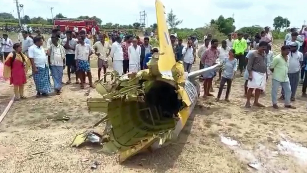 IAF Surya Kiran Trainer Aircraft Crash in Karnataka both pilots survived orders for investigation is- India TV Hindi