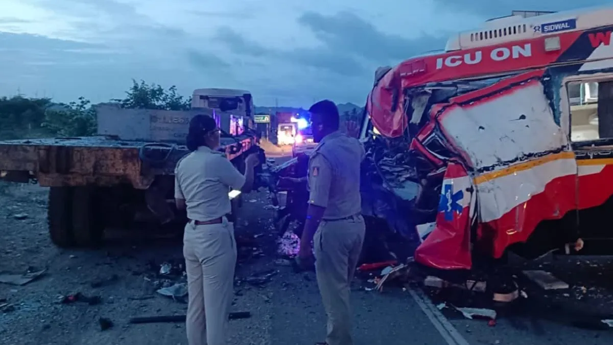 ambulance accident- India TV Hindi