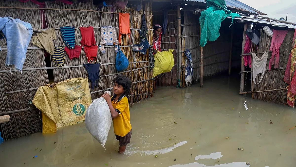 असम में बाढ़- India TV Hindi