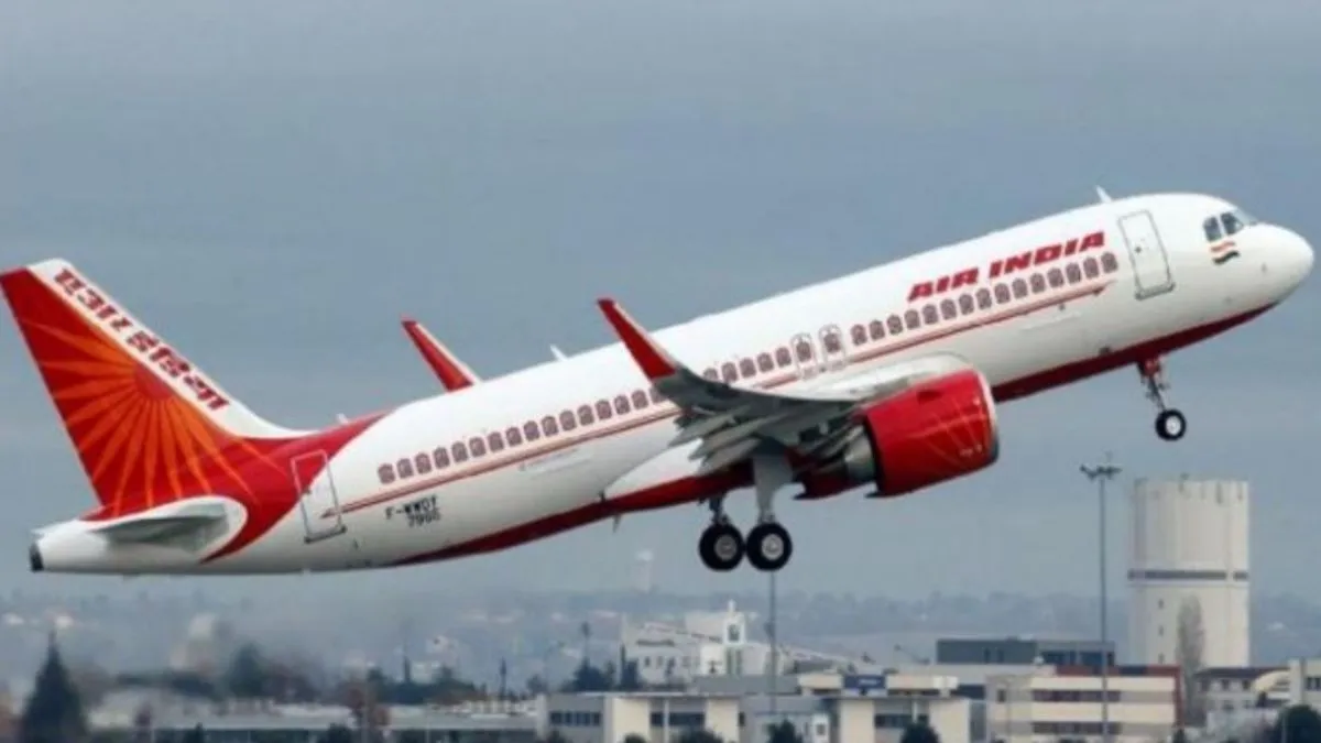 एक यात्री ने एयर इंडिया की फ्लाइट में सीट पर किया शौच-पेशाब- India TV Hindi