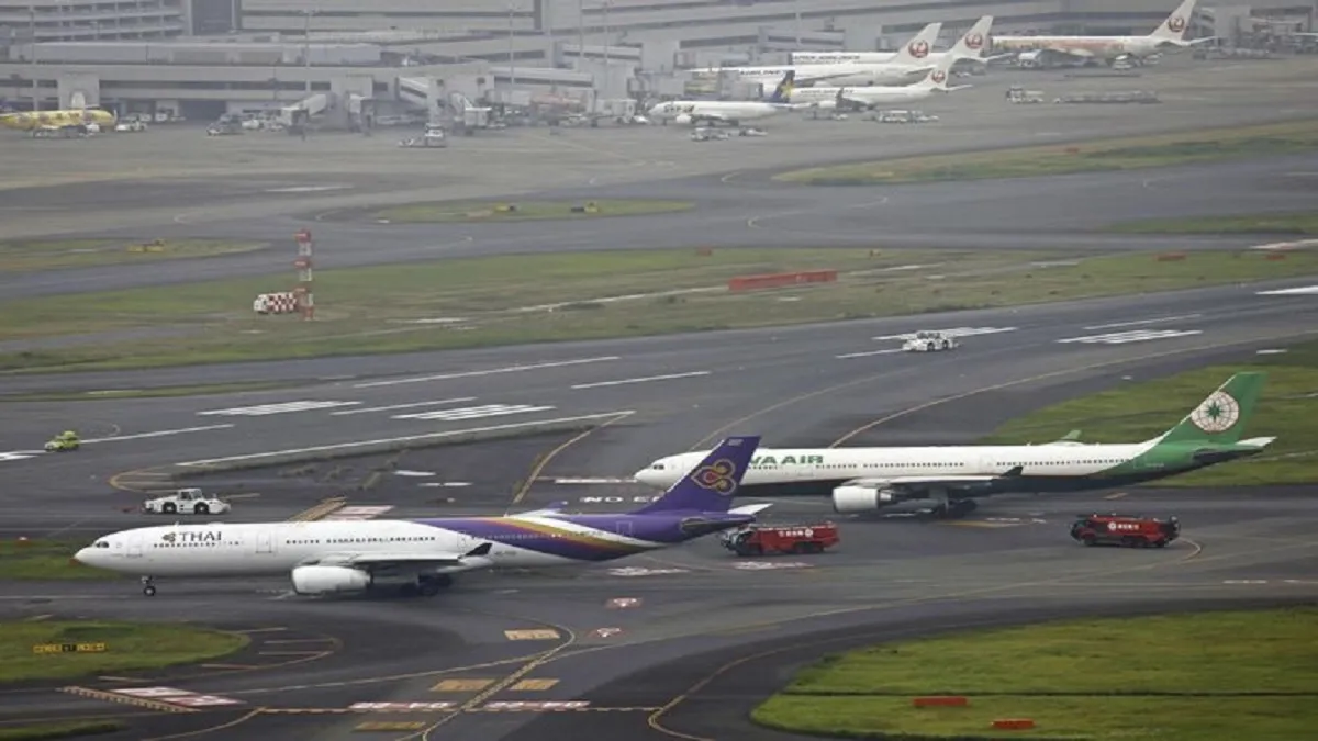 जापान में टकराए दो यात्री विमान, टोक्यो के हनेदा एयरपोर्ट पर बंद किया रनवे- India TV Hindi