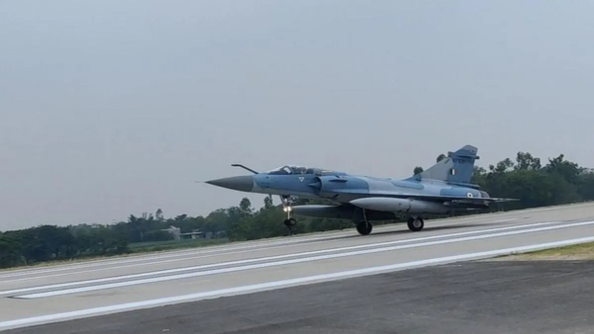 Uttar Pradesh, Fighter aircraft, Sultanpur, Sukhoi, Miraj, Air Force- India TV Hindi