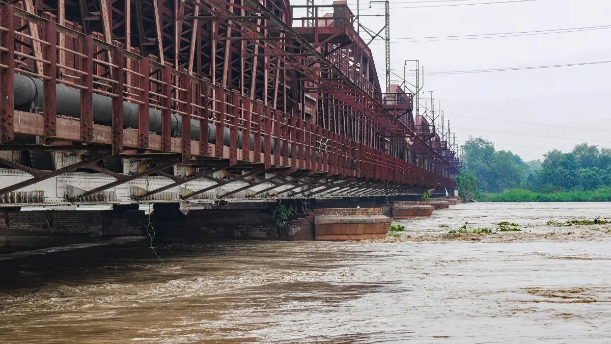 दिल्ली में उफान पर यमना नदी- India TV Hindi