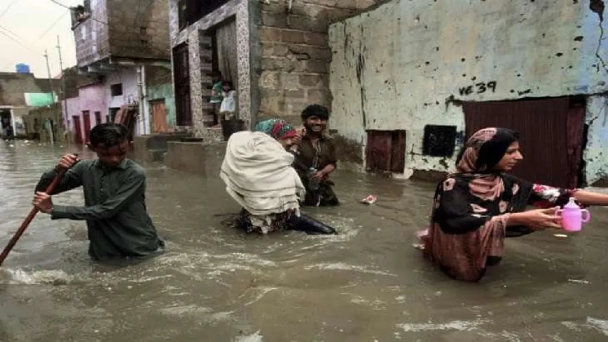 बाढ़ से बर्बाद पाकिस्तान में फिर बारिश का तांडव- India TV Hindi