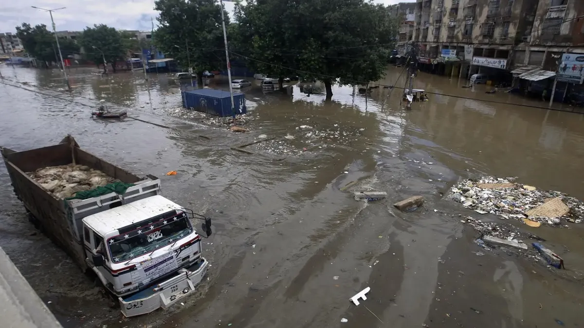 पाकिस्तान में बारिश से बिगड़े हालात, अब तक 86 लोगों की मौत, मौसम विभाग ने जारी किया बड़ा अलर्ट- India TV Hindi