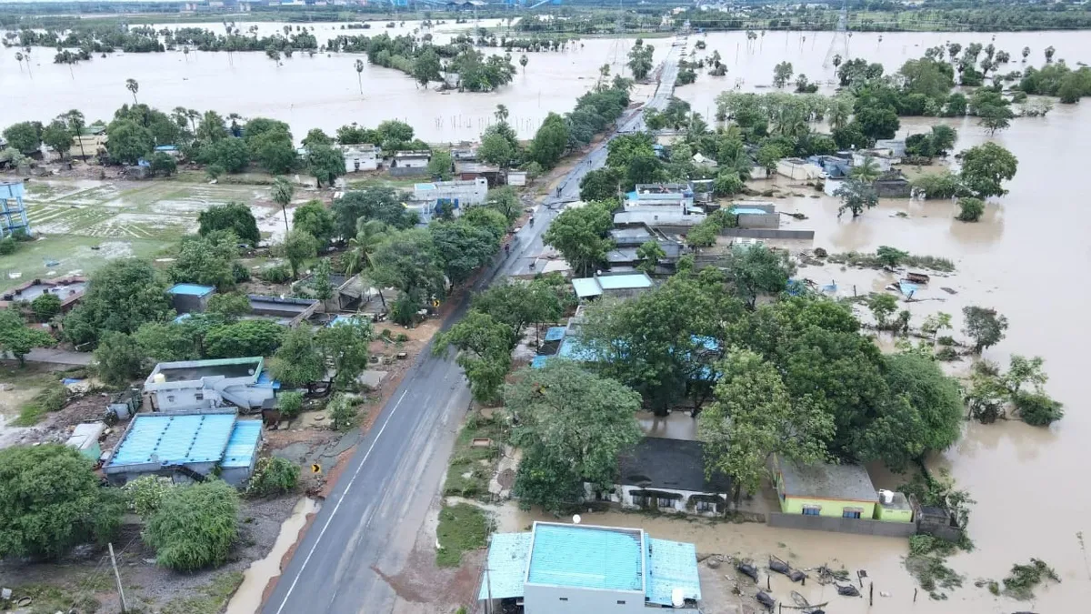 तेलंगाना में भारी बारिश और बाढ़- India TV Hindi