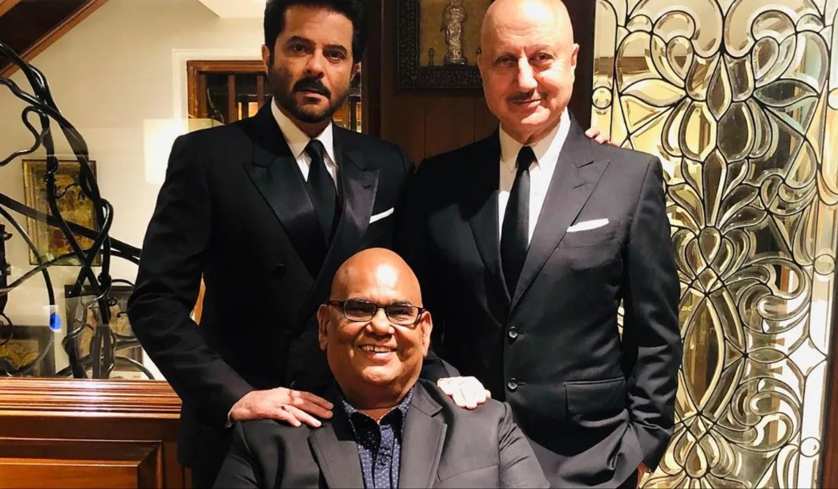 Friendship Day 2023 Anupam Kher misses Satish Kaushik a little extra today share a group pic with An- India TV Hindi