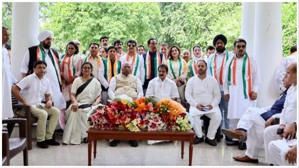 Ghulam Nabi Azad's party many leaders join Congress Jairam Ramesh targets- India TV Hindi