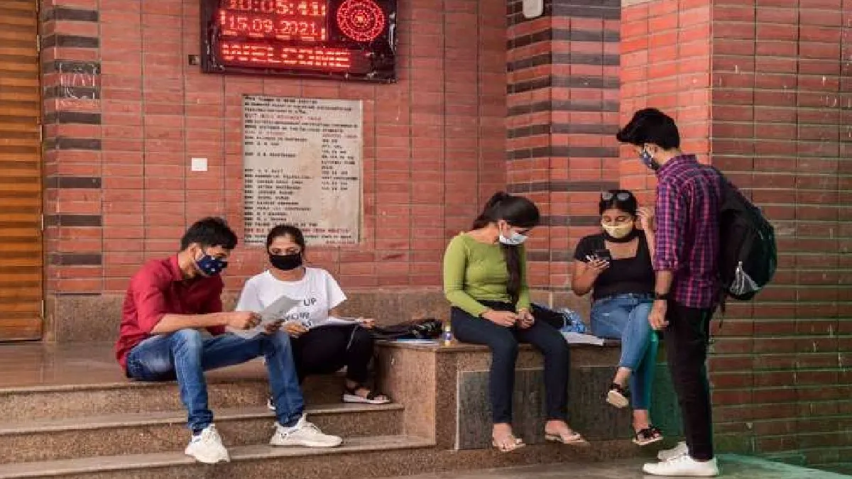 दिल्ली विश्वविद्यालय ने वेकेंट सीटों की लिस्ट जारी की - India TV Hindi