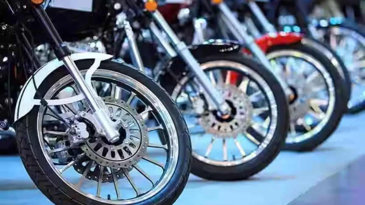Bike Showroom- India TV Paisa