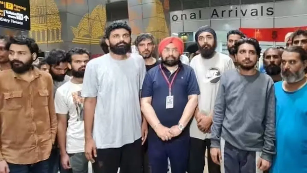 लीबिया से 17 भारतीयों को सुरक्षित निकालकर भेजा गया भारत, सशस्त्र समूहों ने बना रखा था बंधक- India TV Hindi