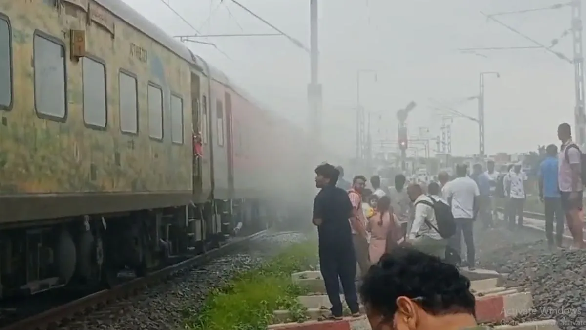 Telangana Express, Khajuraho Udaipur Intercity, Telangana Express Fire- India TV Hindi