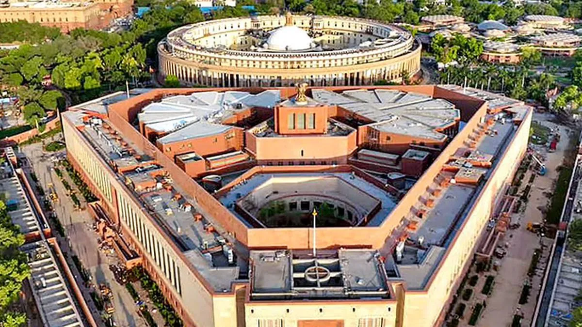 संसद भवन की नई इमारत के गज द्वार पर फहरेगा झंडा- India TV Hindi