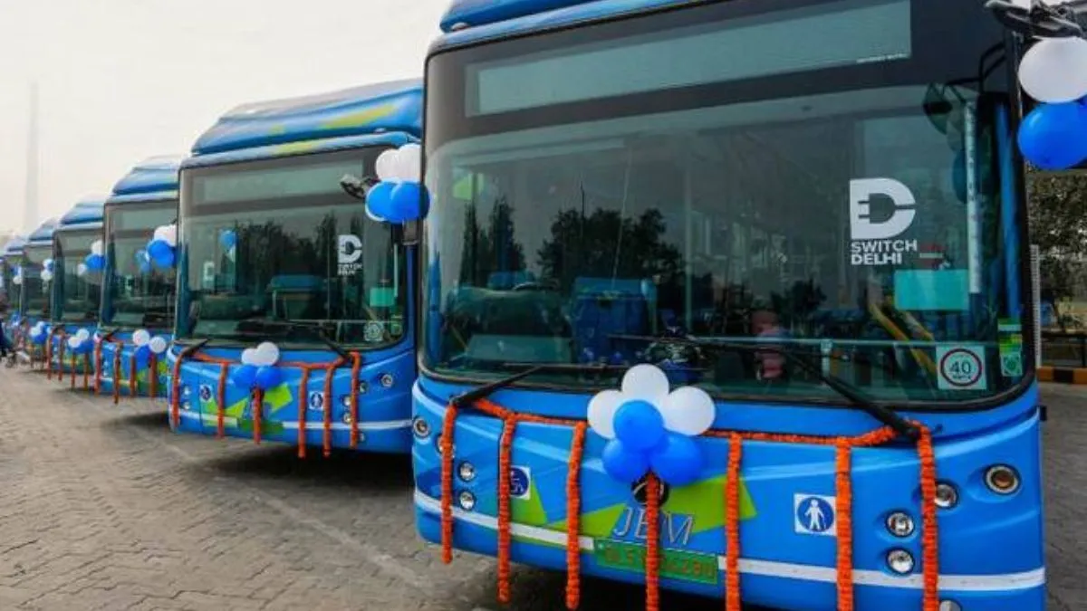 Premium Bus Service- India TV Hindi
