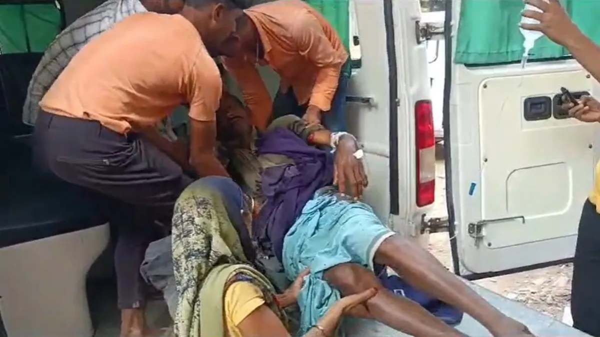 घायल शख्स का अस्पताल में इलाज चल रहा है।- India TV Hindi