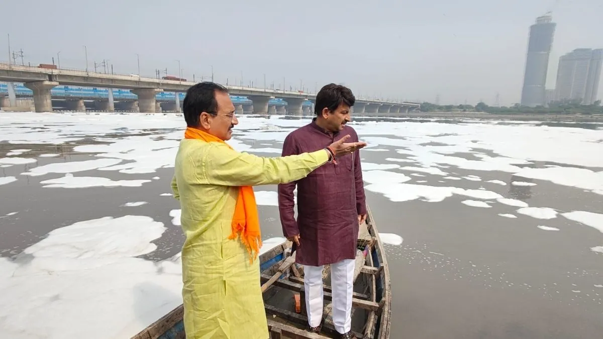 Yamuna River, Chhath Puja, Kalindi Kunj, Yamuna River, Manoj Tiwari- India TV Hindi