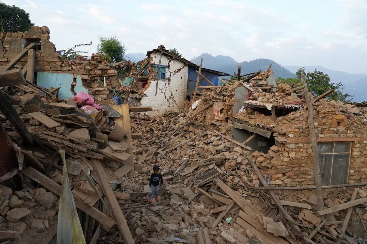 भूकंप से हिला नेपाल - इंडिया टीवी हिंदी