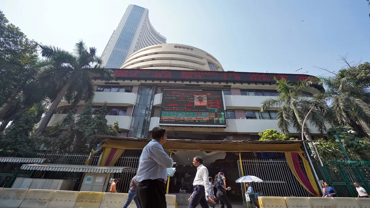 The country's stock market opened with enthusiasm today.- India TV Paisa