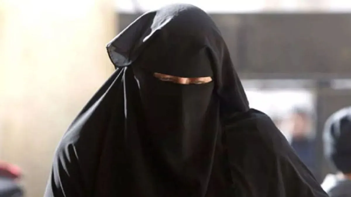 मुस्लिम देश में भी मुसलमान धर्म छोड़ना चाहती है महिला?- India TV Hindi