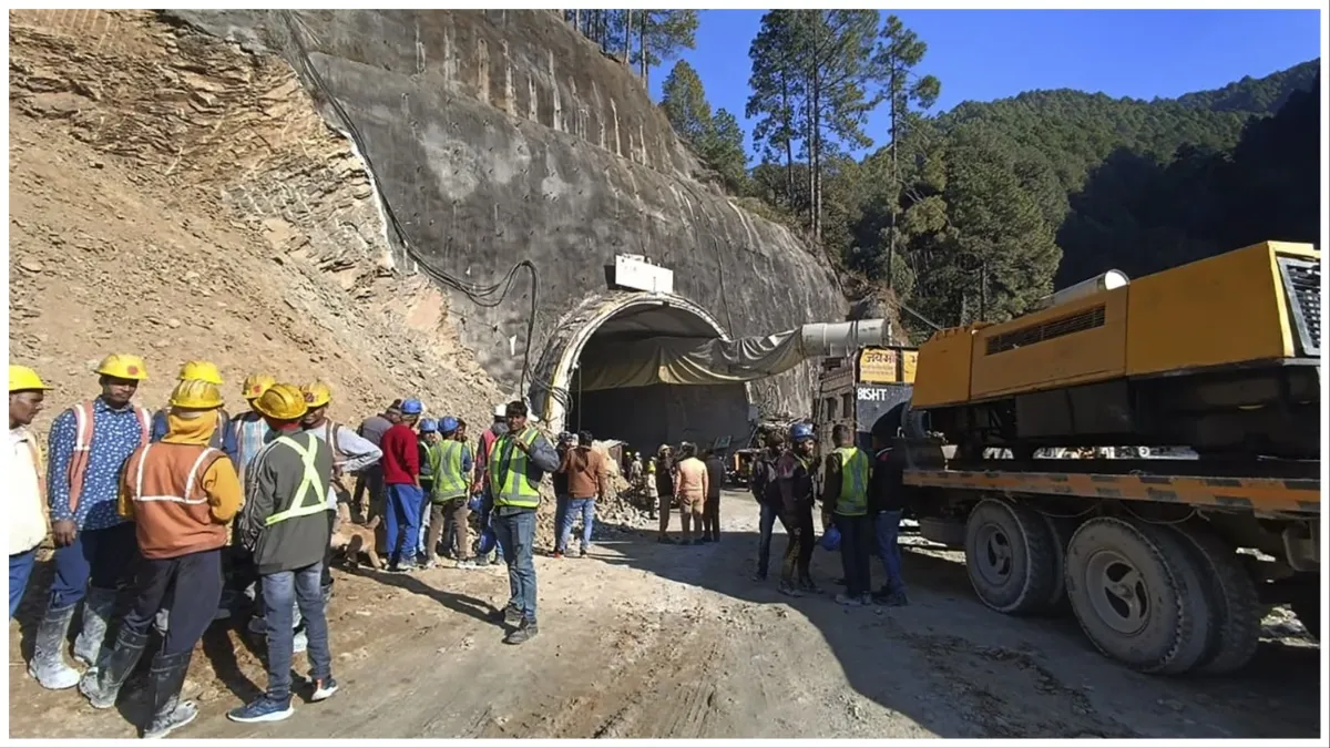 Uttarakhand Tunnel Accident 41 laborers are trapped in tunnel CM Pushkar Singh Dhami said will visit- India TV Hindi