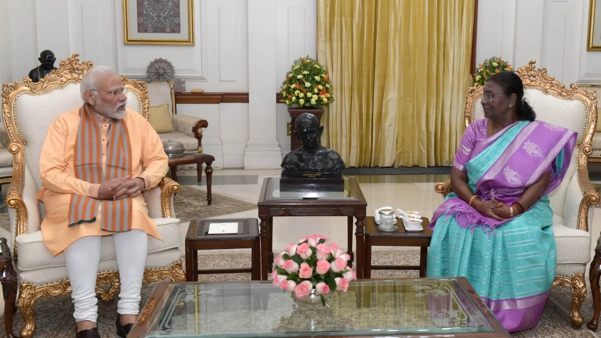 राष्ट्रपति द्रौपदी मुर्मू से मिले प्रधानमंत्री नरेंद्र मोदी- India TV Hindi