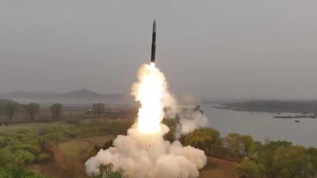 उत्तर कोरिया ने किया बैलिस्टिक मिसाइल के ठोस ईंधन का परीक्षण। - India TV Hindi