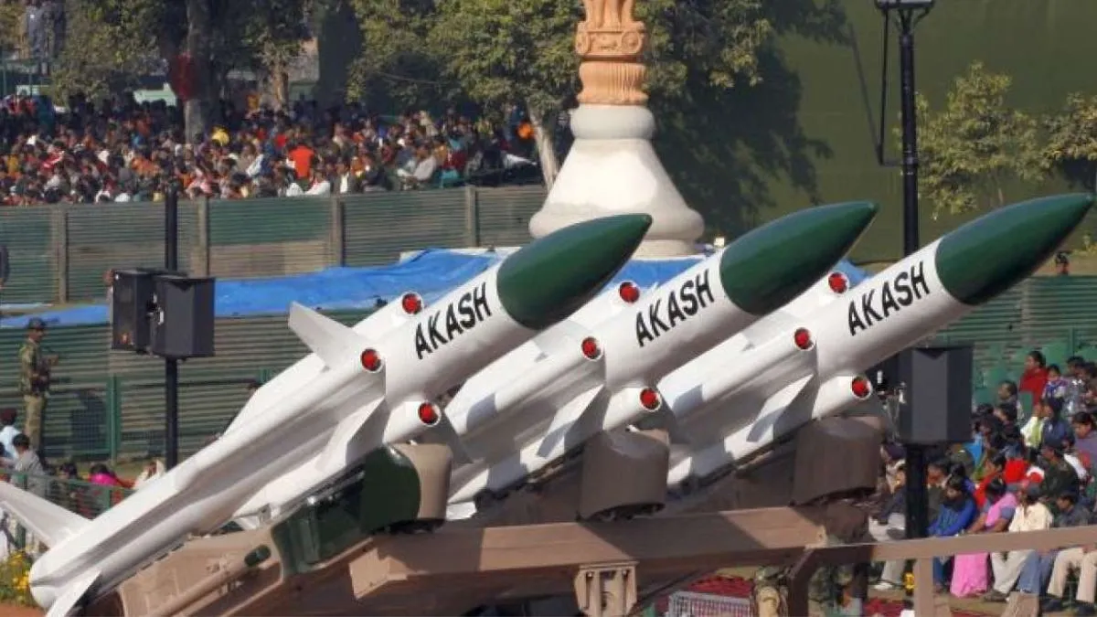 आर्मेनिया के बाद ये देश भी आकाश मिसाइल के दीवाने- India TV Hindi