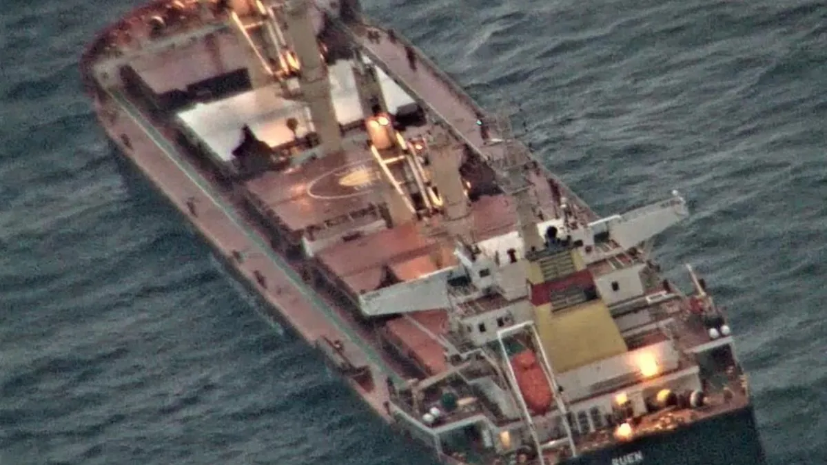 भारतीय नौसेना की जांबाजी, माल्टा के अपहृत जहाज के घायल चालक दल को निकाला- India TV Hindi