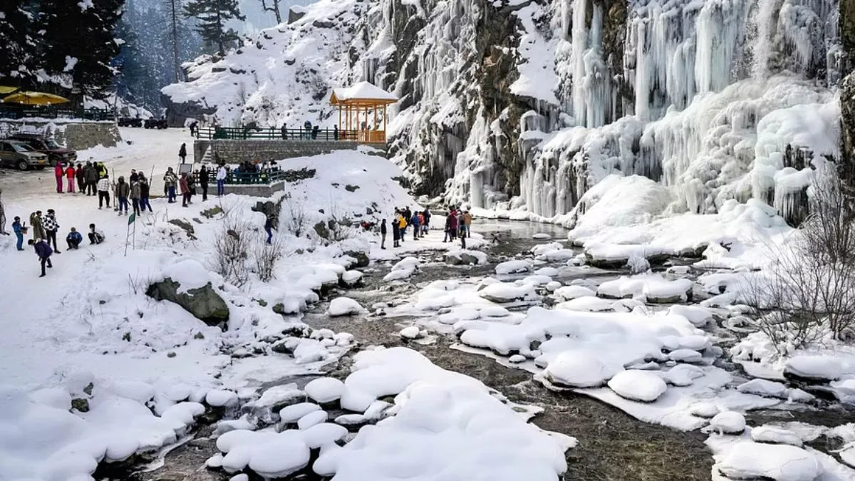 कश्मीर घाटी में बर्फबारी- India TV Hindi