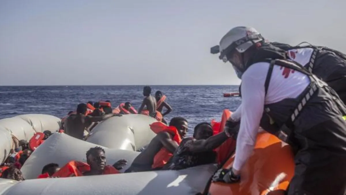 लीबिया में डूबी प्रवासियों से भरी नौका (प्रतीकात्मक)- India TV Hindi