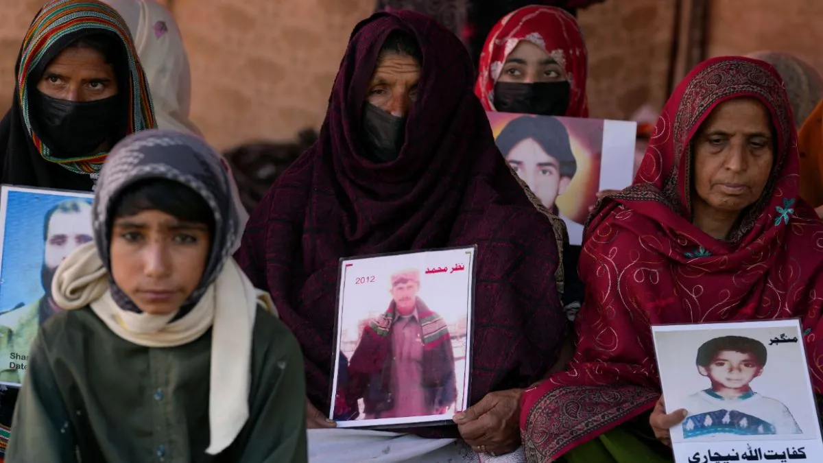 बलूचिस्तान की महिलाओं ने पाकिस्तान सरकार के खिलाफ खोला मोर्चा।- India TV Hindi