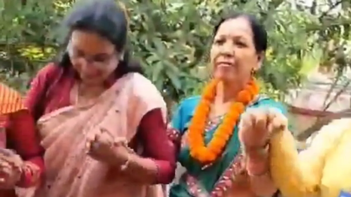 विष्णुदेव साय के CM बनने पर खुशी से झूम उठीं पत्नी कौशल्या।- India TV Hindi