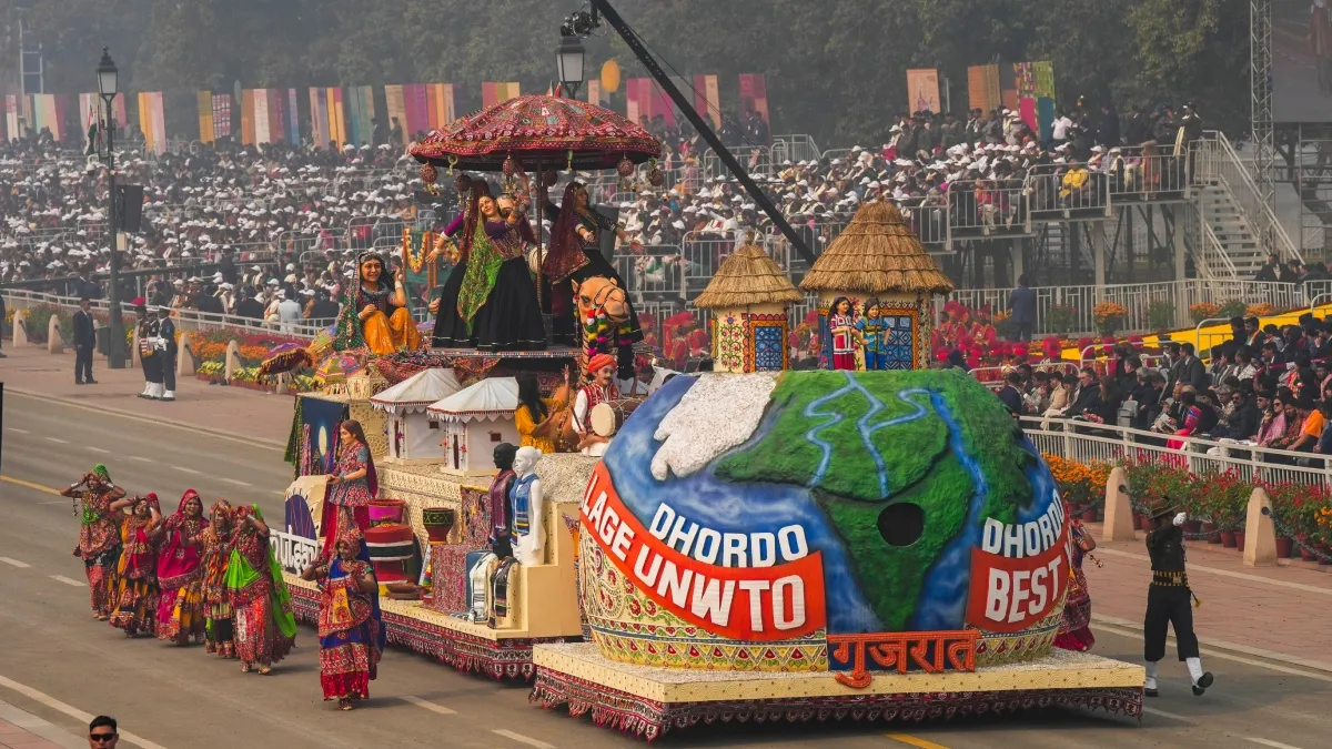 धोरडो पर्यटन गांव को प्रदर्शित करने वाली गुजरात की झांकी- India TV Hindi